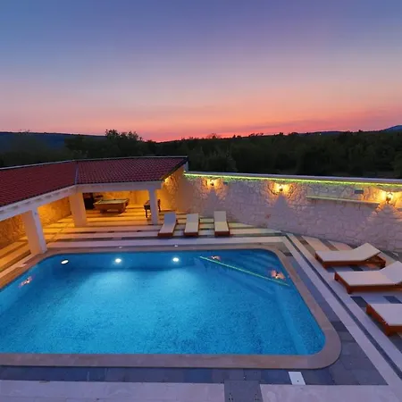 Villa Anber Korusce