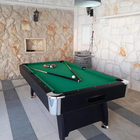 Anber Villa Korusce