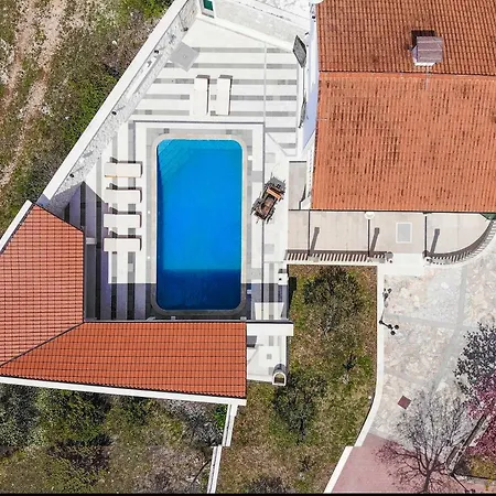Villa Anber Korusce