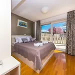Villa Anber *