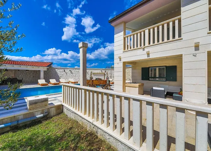 Villa Anber *