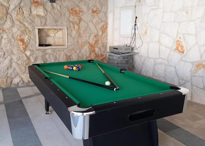 Anber Villa Korusce