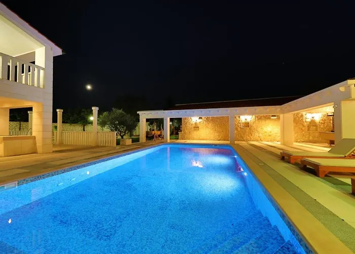 Villa Anber Korusce